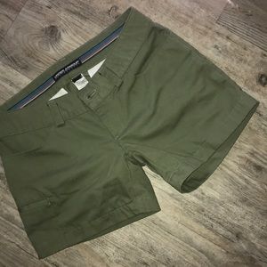 Under Armour Army Green Shorts - Sz 6, 5” Inseam